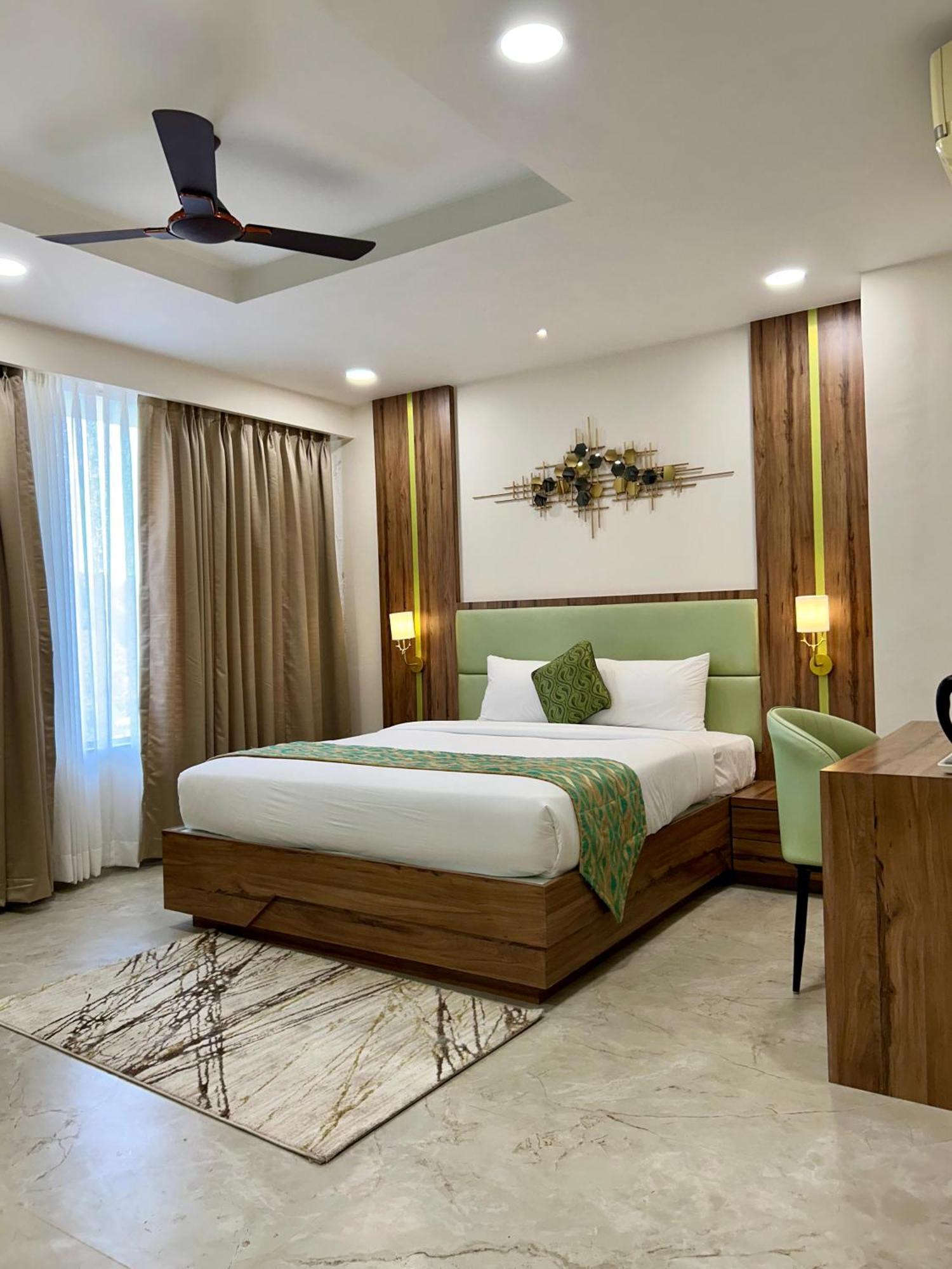 Hotel Grand Visava Лонавла Екстер'єр фото