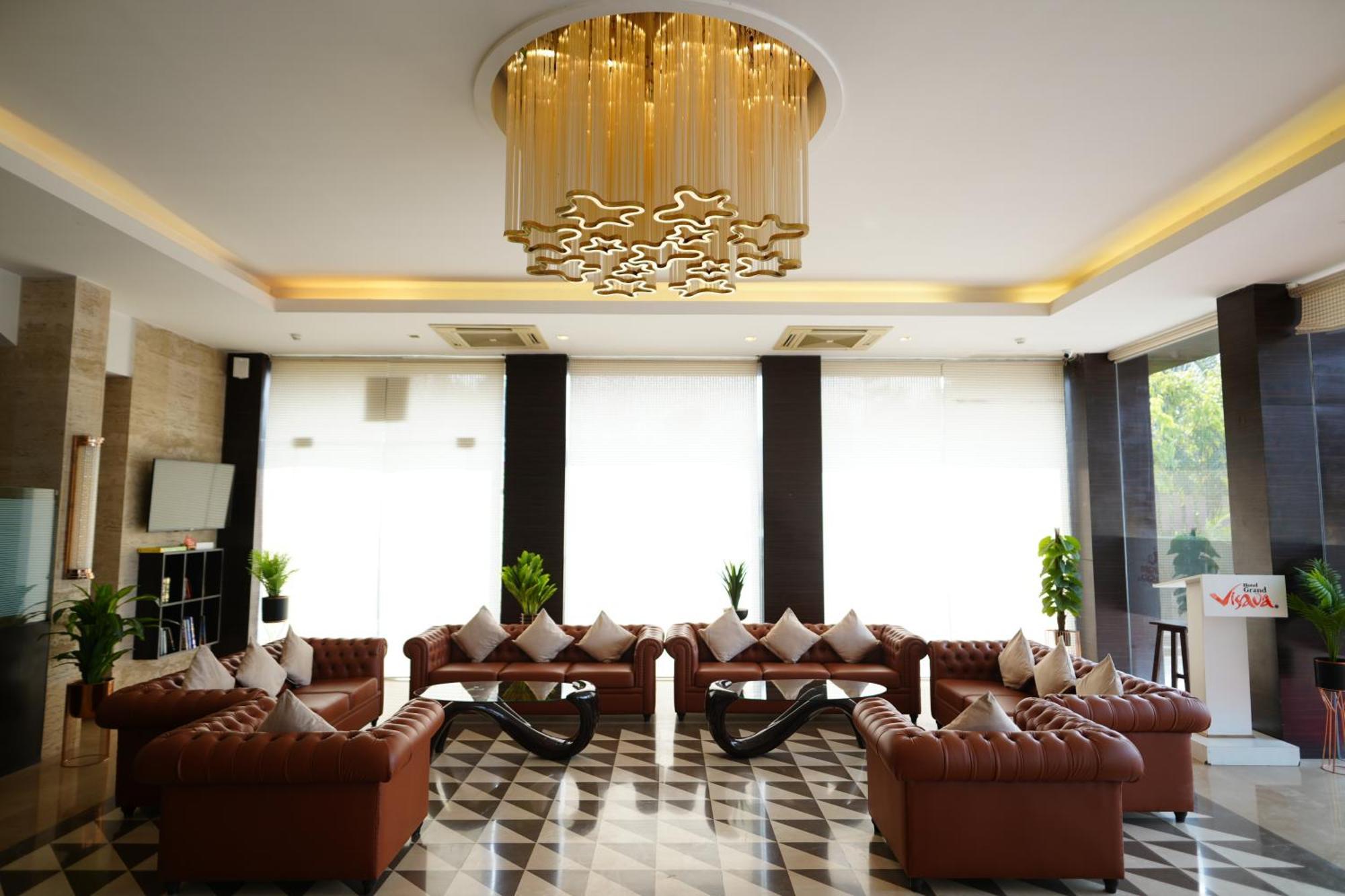 Hotel Grand Visava Лонавла Екстер'єр фото