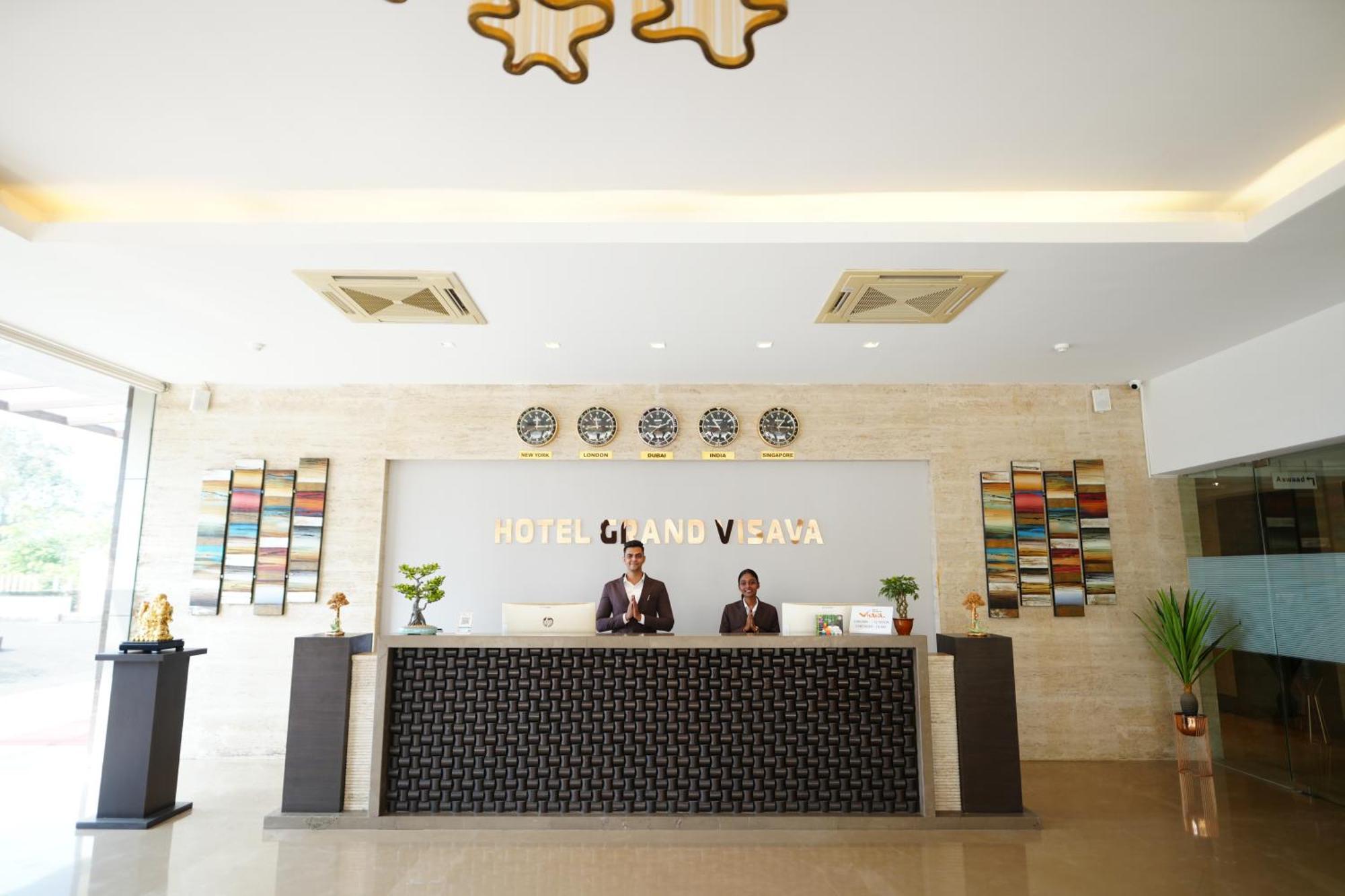 Hotel Grand Visava Лонавла Екстер'єр фото