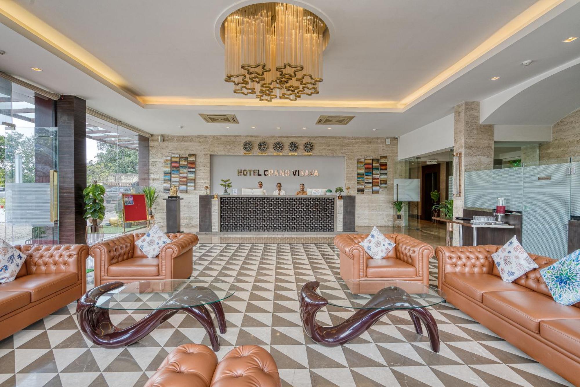Hotel Grand Visava Лонавла Екстер'єр фото
