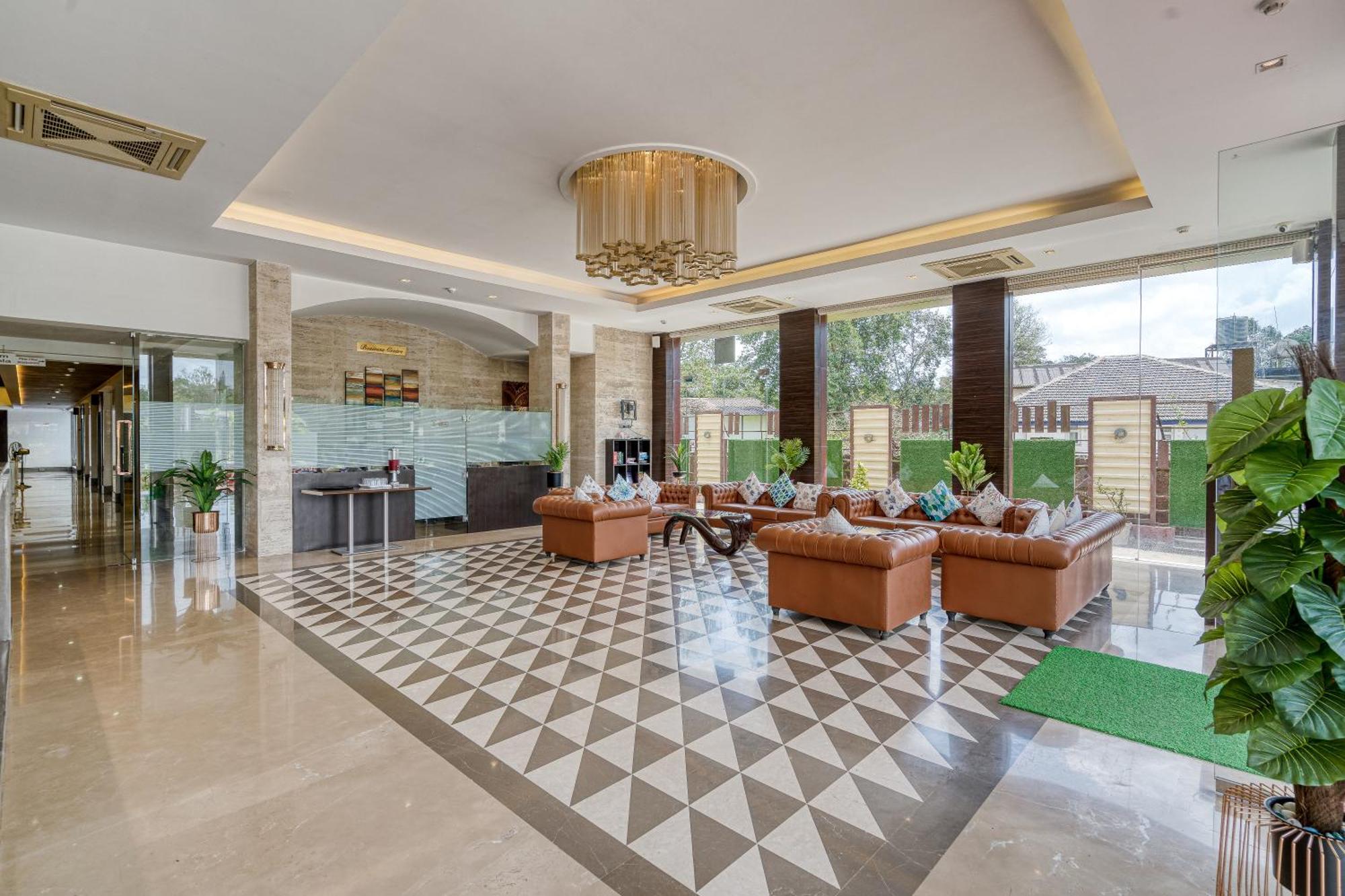 Hotel Grand Visava Лонавла Екстер'єр фото
