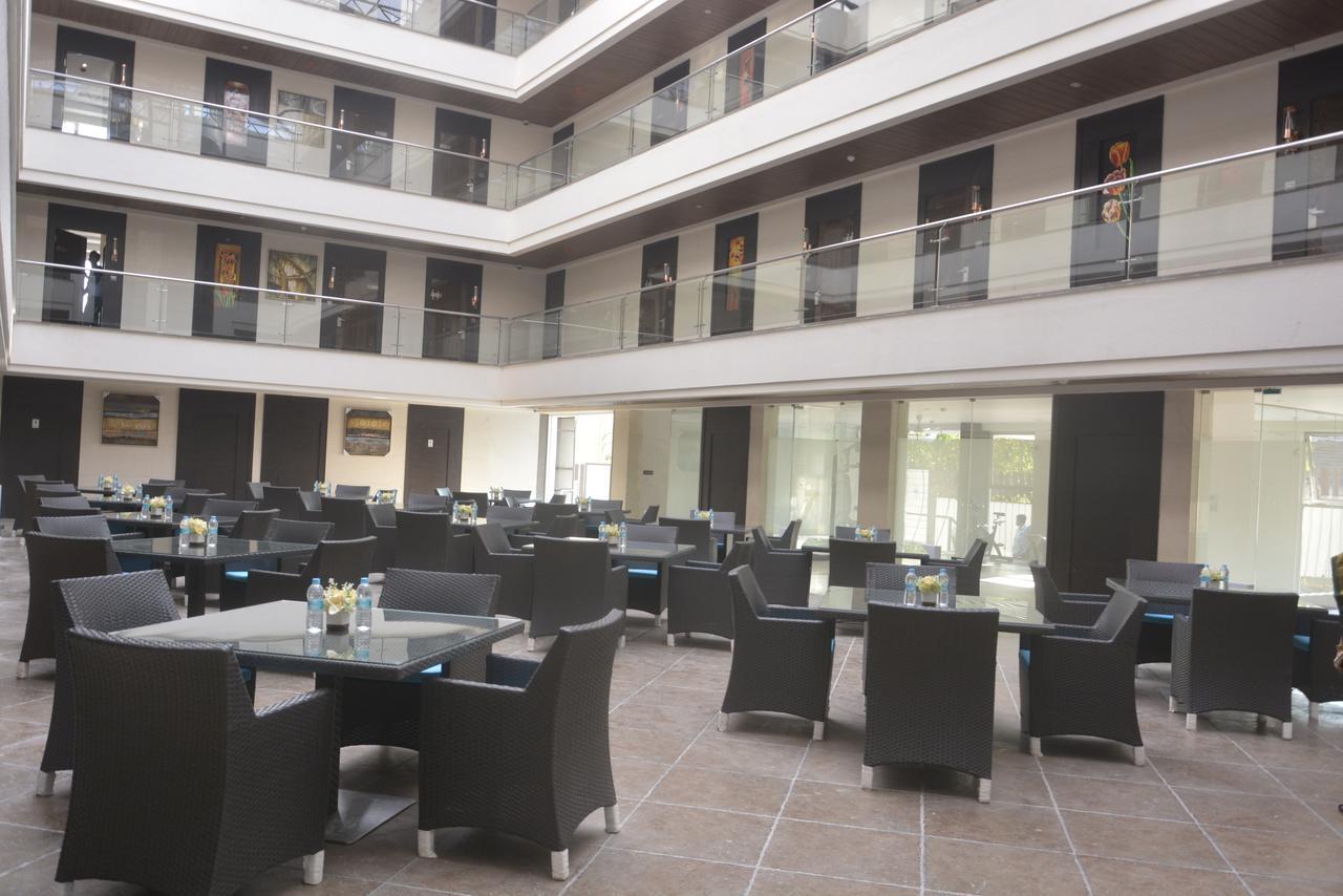 Hotel Grand Visava Лонавла Екстер'єр фото