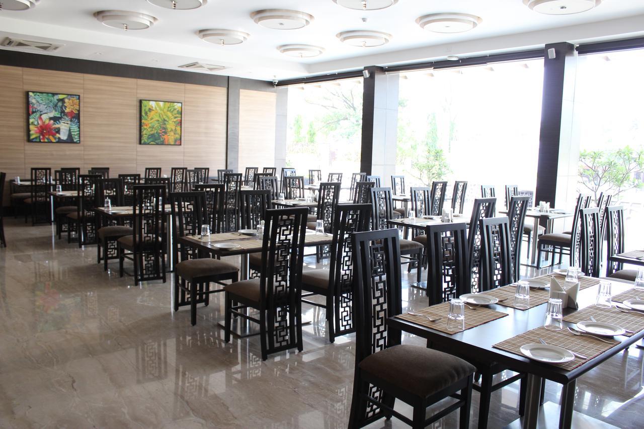 Hotel Grand Visava Лонавла Екстер'єр фото