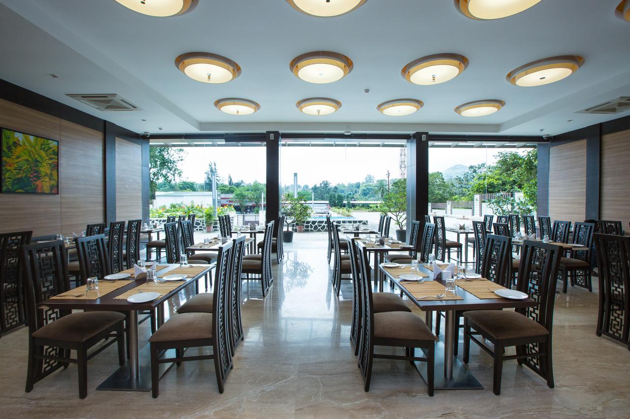 Hotel Grand Visava Лонавла Екстер'єр фото