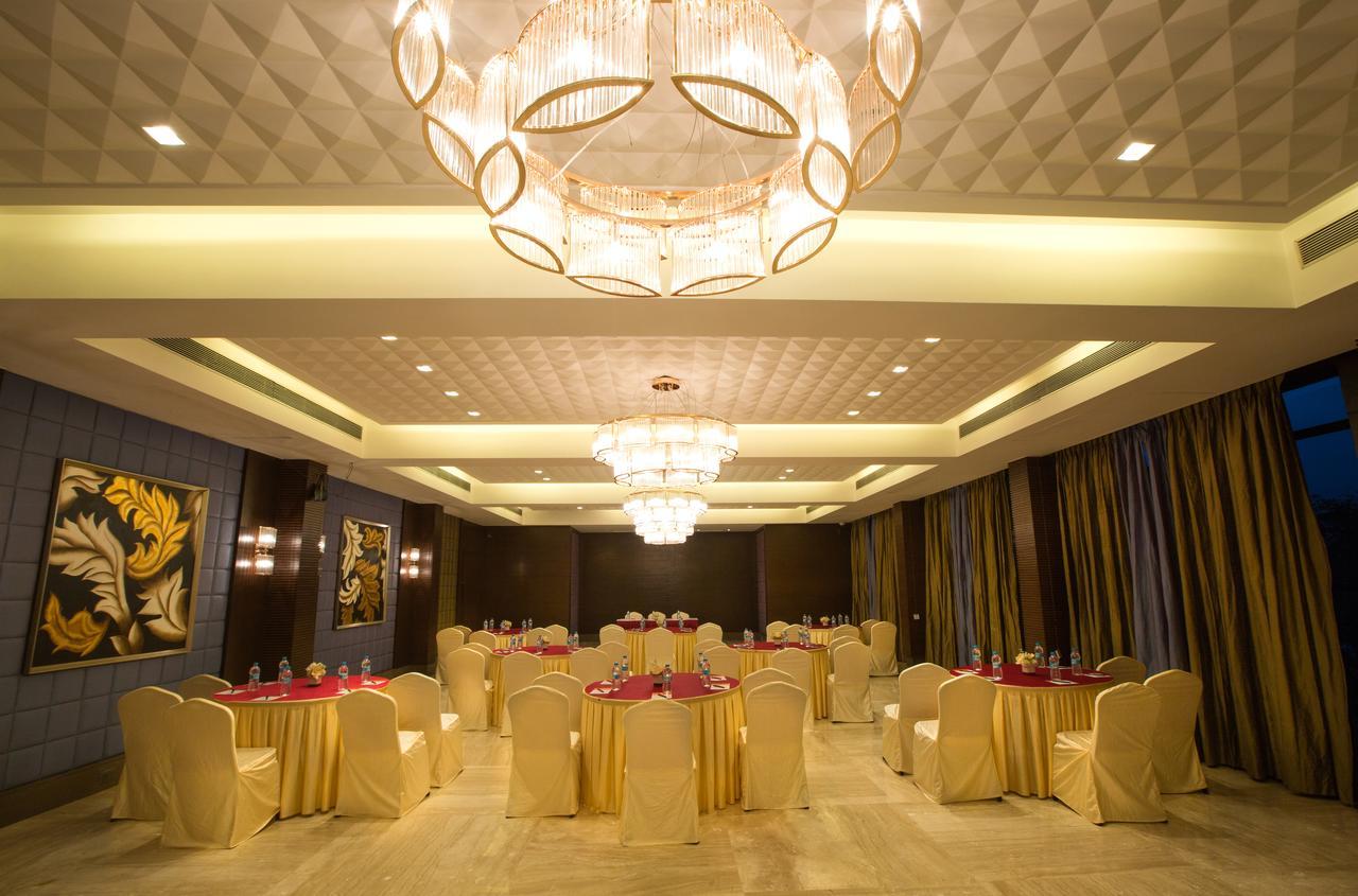 Hotel Grand Visava Лонавла Екстер'єр фото