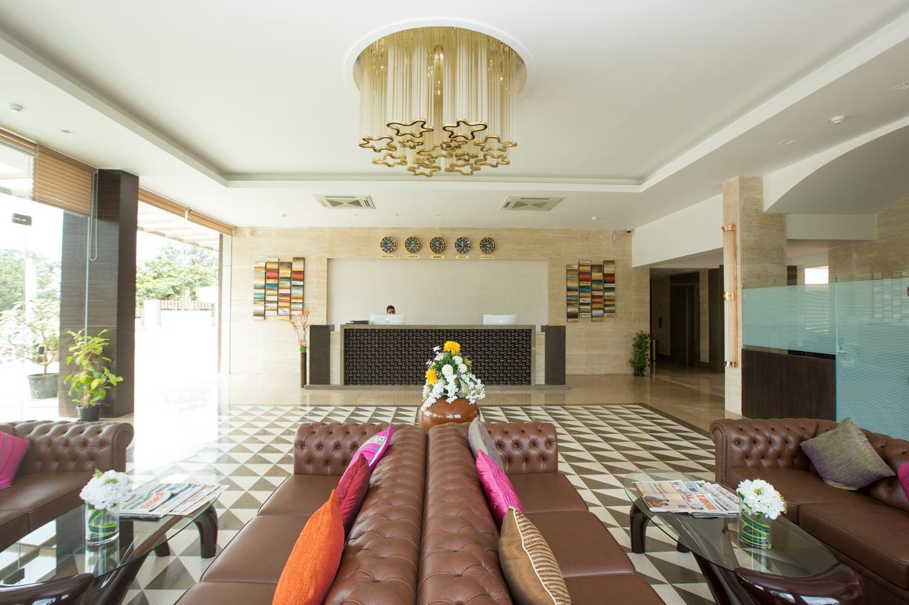 Hotel Grand Visava Лонавла Екстер'єр фото