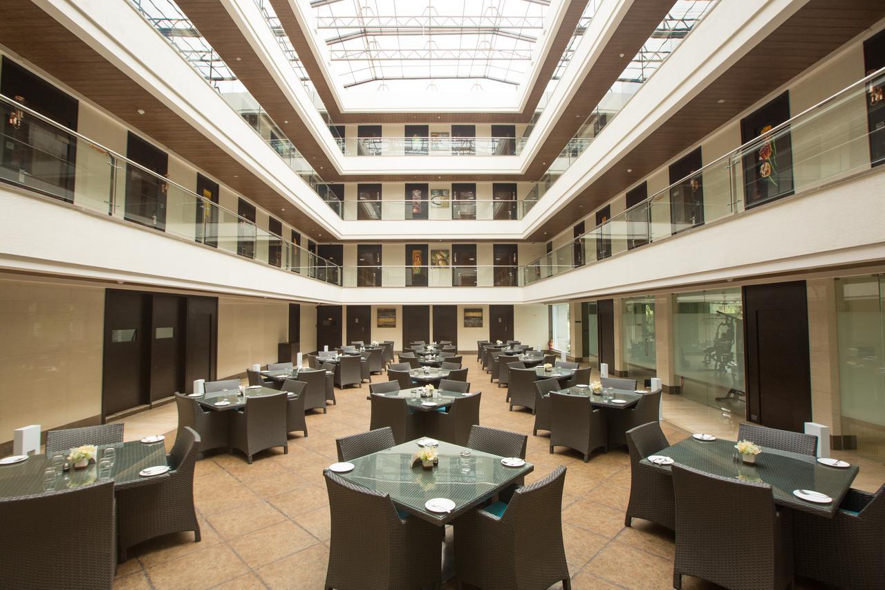 Hotel Grand Visava Лонавла Екстер'єр фото