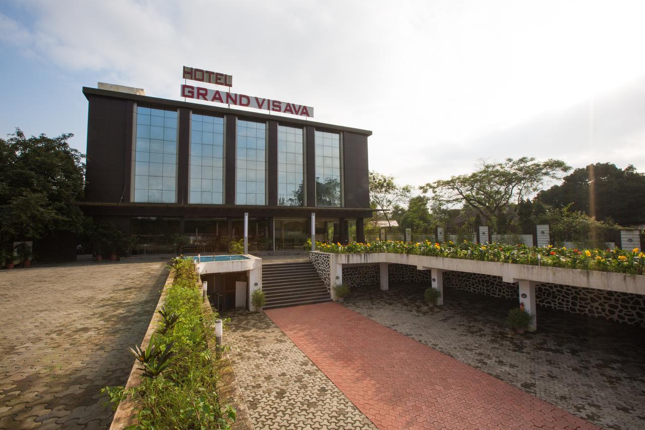 Hotel Grand Visava Лонавла Екстер'єр фото